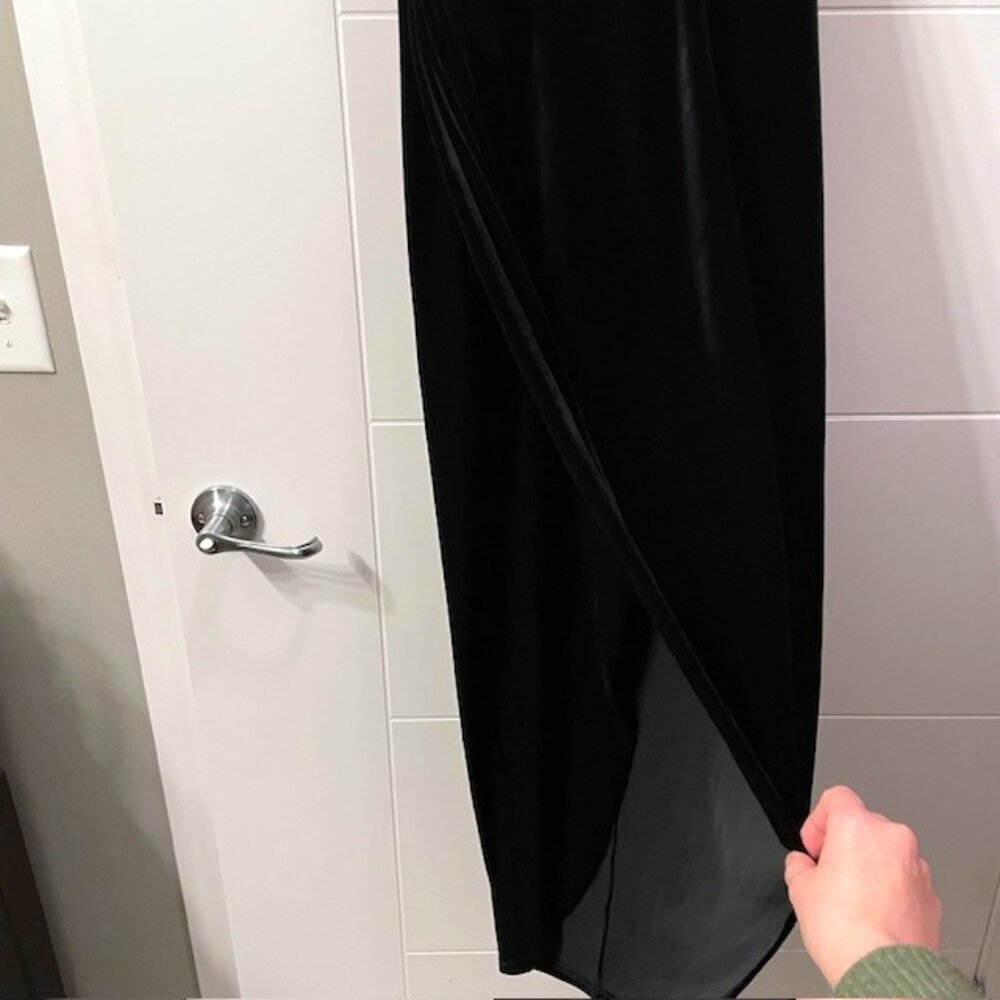 NEW ASTR Meghan Ruched Strapless Velvet Midi Dress Black Size Small - Picture 10 of 16